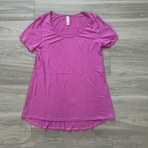 LuLaRoe Fuchsia Short Sleeve Tee xsmall
